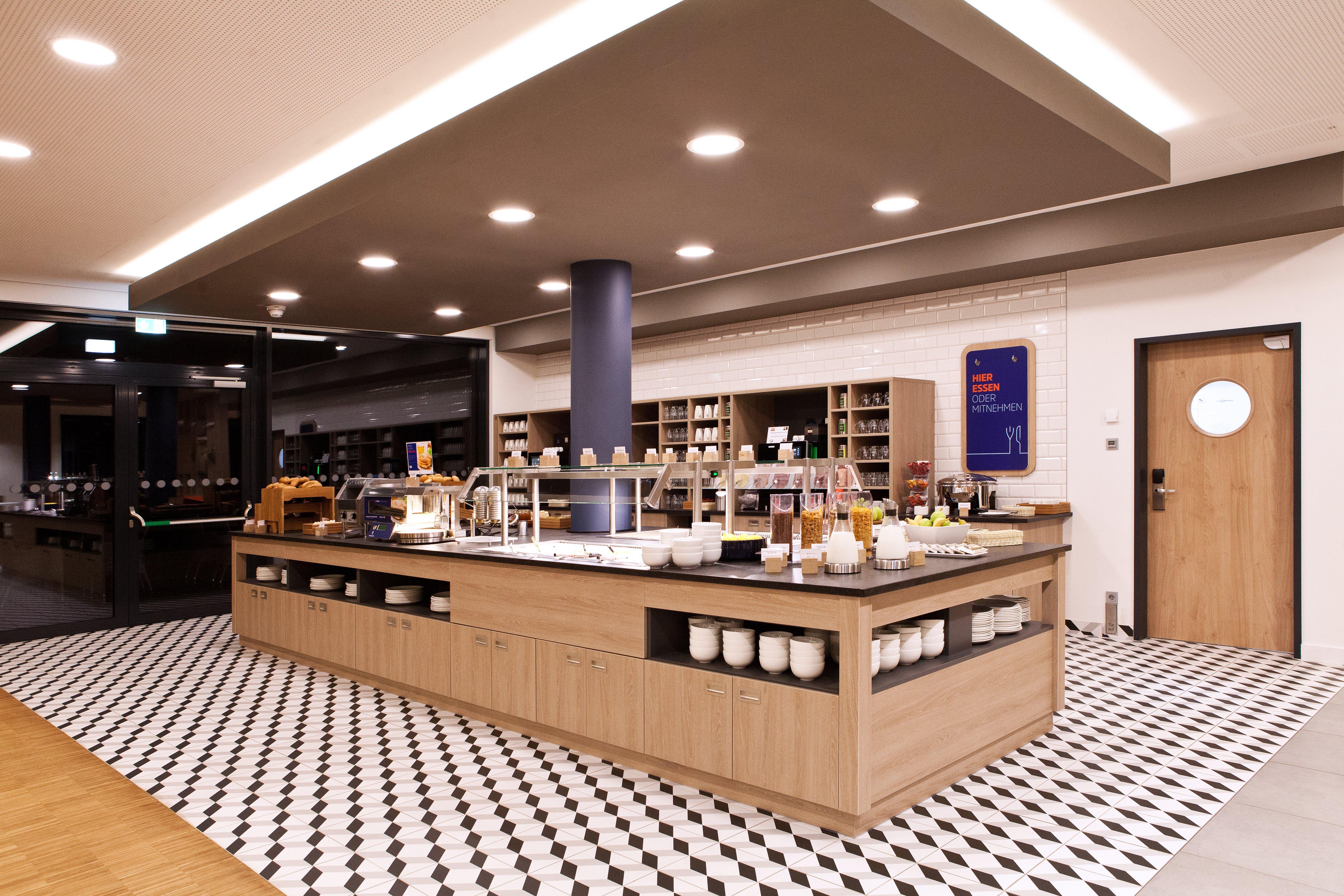 Holiday Inn Express - Lustenau Ngoại thất bức ảnh