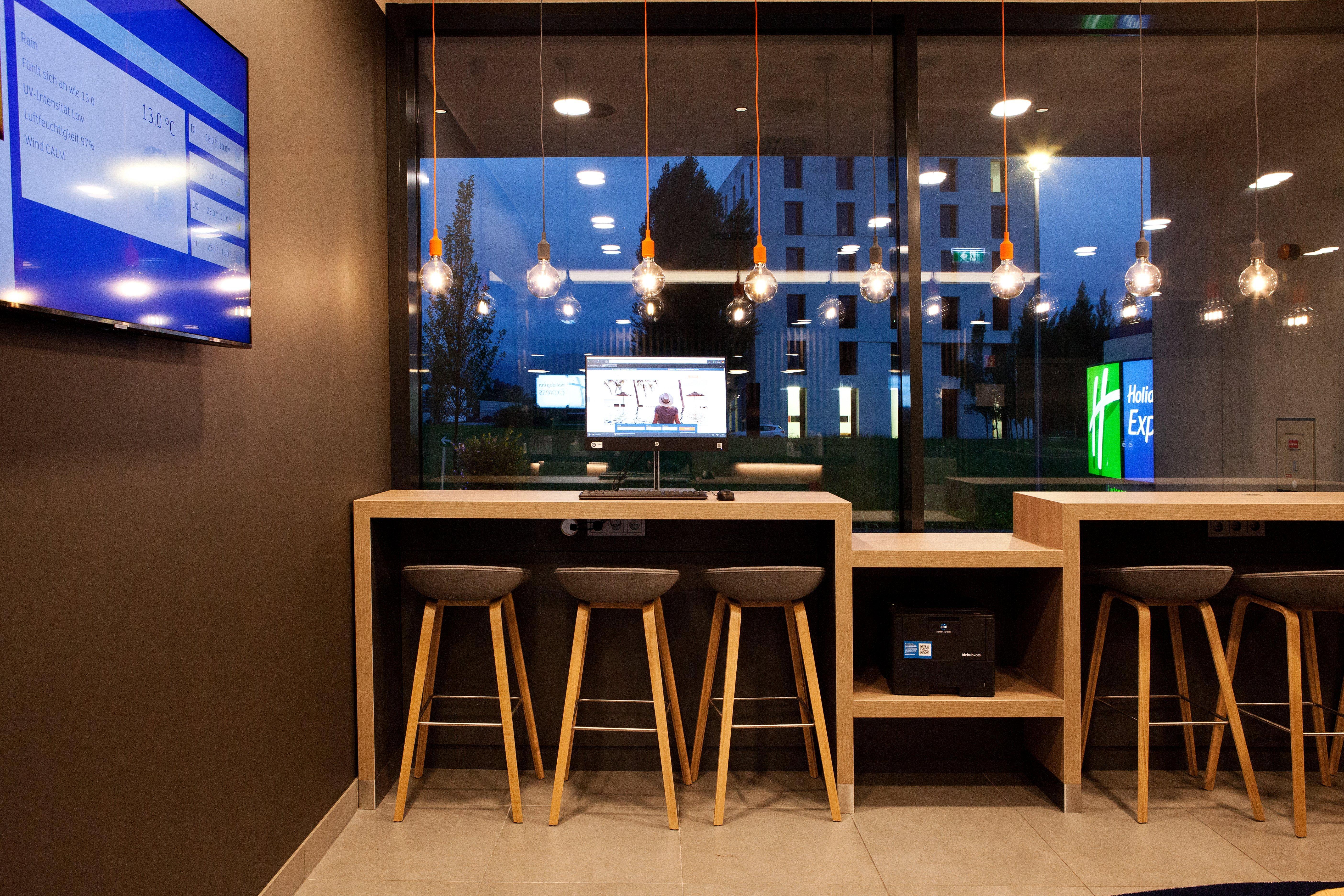 Holiday Inn Express - Lustenau Ngoại thất bức ảnh